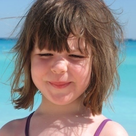 Meet your Posher, Claudia - Picture 1 of 1